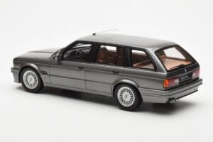 BMW 325i E30 Touring Pilkas Otto 1:18 OT929 Derva - nuotrauka 5 iš 6