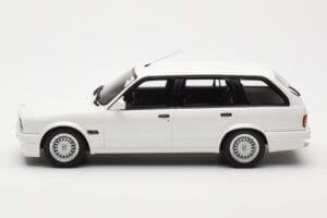 BMW 325i E30 Touring M Package Baltas Otto 1:18 OT238 Derva - nuotrauka 3 iš 5