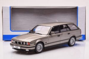 BMW 530i E34 Touring Pilkas Metalinis MCG 1:18 MCG18330 Metalas - nuotrauka 6 iš 6