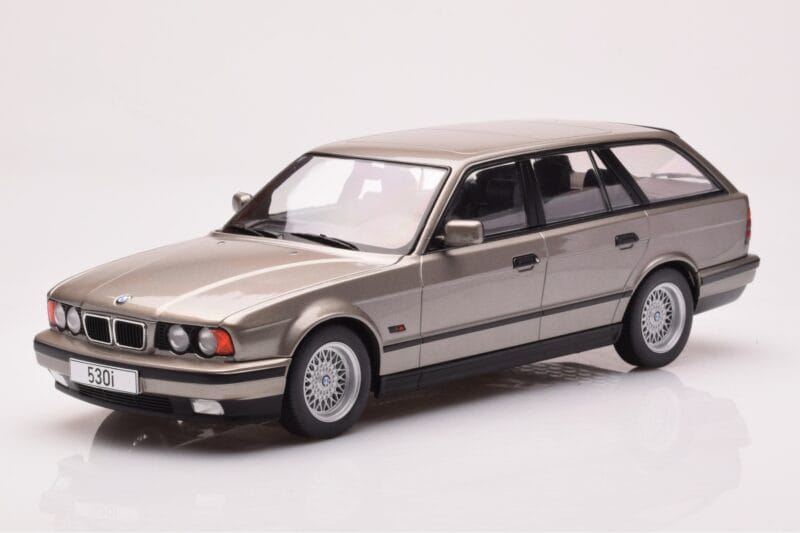 BMW 530i E34 Touring Pilkas Metalinis MCG 1:18