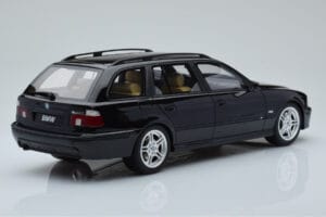BMW 540 E39 Touring M Package Juodas Otto 1:18 OT1013 Derva - nuotrauka 2 iš 6