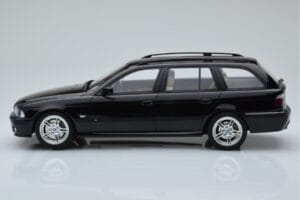BMW 540 E39 Touring M Package Juodas Otto 1:18 OT1013 Derva - nuotrauka 3 iš 6