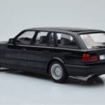 BMW 540i E34 Touring Juodas Metalinis MCG 1:18 - image 5 of 6