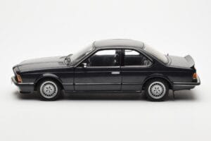 BMW 635 CSi E24 Diamant Juodas Metalinis AUTOart 1:18 70521 Metalas - nuotrauka 4 iš 8
