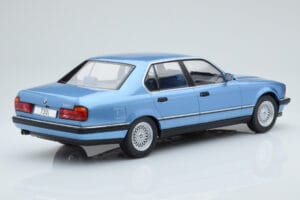 BMW 7 Series E32 730i Mėlynas MCG 1:18 MCG18160 Metalas - nuotrauka 2 iš 5