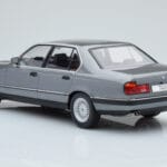 BMW 7 Series E32 740i Sidabrinis MCG 1:18 MCG18161 Metalas - image 4 of 5