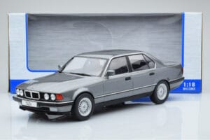 BMW 7 Series E32 740i Sidabrinis MCG 1:18 MCG18161 Metalas - nuotrauka 5 iš 5