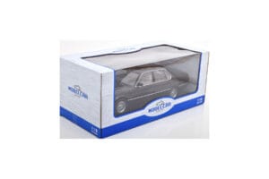 BMW 750i E32 Juodas MCG 1:18 MCG18162 Metalas - nuotrauka 3 iš 3