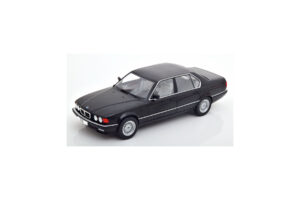 BMW 750i E32 Juodas MCG 1:18
