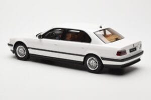 BMW 750iL E38 Asia Exclusive Baltas Otto 1:18 OT836 Derva - nuotrauka 5 iš 6