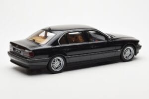 BMW 750iL E38 Juodas Otto 1:18 OT609 Derva - nuotrauka 2 iš 6