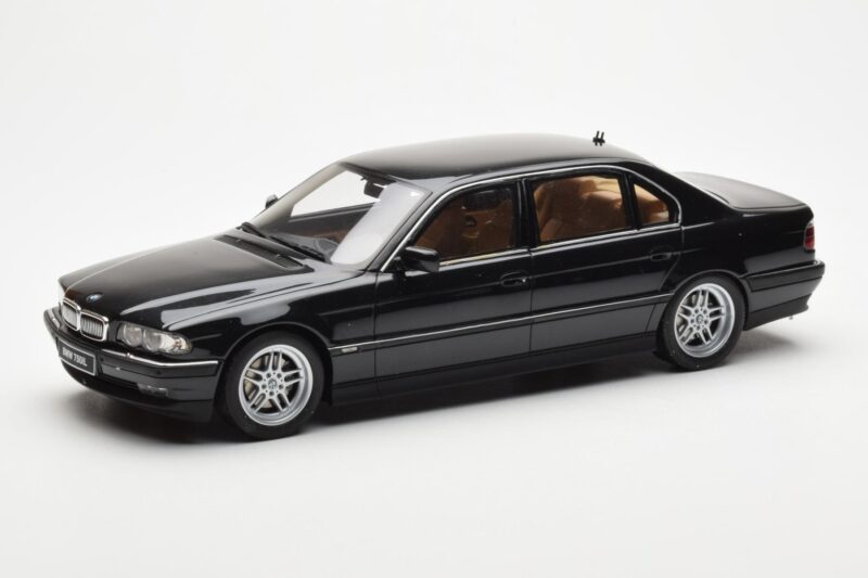 BMW 750iL E38 Juodas Otto 1:18