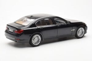 BMW 750Li F02 Facelift Carbon Juodas Kyosho 1:18 08784BK Metalas - nuotrauka 3 iš 8