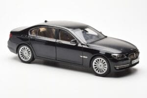 BMW 750Li F02 Facelift Carbon Juodas Kyosho 1:18 08784BK Metalas - nuotrauka 6 iš 8