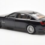 BMW 750Li F02 Facelift Carbon Juodas Kyosho 1:18 - image 7 of 8
