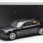 BMW 750Li F02 Facelift Carbon Juodas Kyosho 1:18 - image 8 of 8