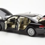 BMW 760Li E66 Juodas Kyosho 1:18 - image 5 of 9