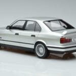 BMW Alpina B10 4.6 E34 Sidabrinis MCG 1:18 MCG18231 Metalas - image 5 of 5