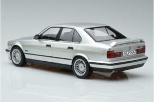 BMW Alpina B10 4.6 E34 Sidabrinis MCG 1:18 MCG18231 Metalas - nuotrauka 5 iš 5