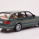 BMW Alpina B10 E34 Touring Tamsiai Žalias MCG 1:18 - image 2 of 6