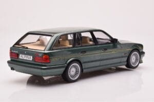 BMW Alpina B10 E34 Touring Tamsiai Žalias MCG 1:18 MCG18331 Metalas - nuotrauka 2 iš 6