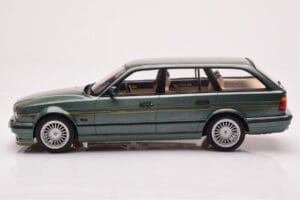 BMW Alpina B10 E34 Touring Tamsiai Žalias MCG 1:18 MCG18331 Metalas - nuotrauka 3 iš 6