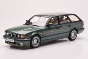 BMW Alpina B10 E34 Touring Tamsiai Žalias MCG 1:18