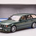BMW Alpina B10 E34 Touring Tamsiai Žalias MCG 1:18 - image 6 of 6
