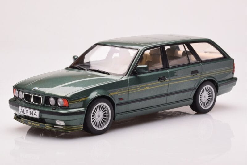 BMW Alpina B10 E34 Touring Tamsiai Žalias MCG 1:18