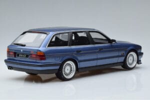BMW Alpina B10 E34 4.0 Touring Mėlynas Otto 1:18 OT944 Derva - nuotrauka 2 iš 6