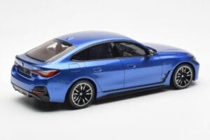 BMW i4 M50 G26 Mėlynas Otto 1:18 OT453 Derva - nuotrauka 2 iš 6