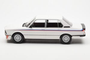 BMW M535i E12 Baltas Norev 1:18 183265 Metalas - nuotrauka 3 iš 5