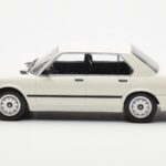 BMW M535i E28 Baltas Norev 1:18 - image 3 of 6