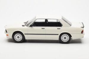 BMW M535i E28 Baltas Norev 1:18 183260 Metalas - nuotrauka 3 iš 6