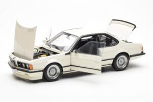 BMW M635 CSi E24 Baltas Dealer Edition AUTOart 1:18 80430145829 Metalas - nuotrauka 2 iš 8