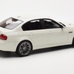 BMW M3 E90 Sedanas Baltas GT Spirit 1:18 - image 2 of 6