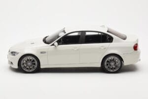 BMW M3 E90 Sedanas Baltas GT Spirit 1:18 GT053 Derva - nuotrauka 3 iš 6
