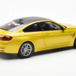 BMW M4 F82 Austin Geltonas Metallic Paragon 1:18 - image 3 of 8