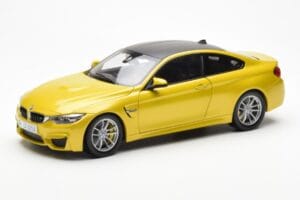 BMW M4 F82 Austin Geltonas Metallic Paragon 1:18
