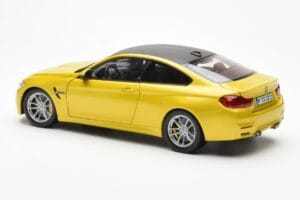 BMW M4 F82 Austin Geltonas Metallic Paragon 1:18 80432339606 Metalas - nuotrauka 7 iš 8