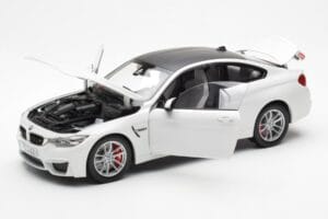BMW M4 F82 Frozen Brilliant Baltas Paragon 1:18 PA-97101 Metalas - nuotrauka 2 iš 8