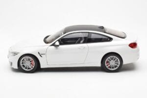 BMW M4 F82 Frozen Brilliant Baltas Paragon 1:18 PA-97101 Metalas - nuotrauka 4 iš 8
