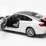 BMW M4 F82 Frozen Brilliant Baltas Paragon 1:18 - image 5 of 8