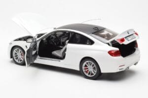 BMW M4 F82 Frozen Brilliant Baltas Paragon 1:18 PA-97101 Metalas - nuotrauka 5 iš 8