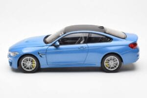 BMW M4 F82 Yas Marina Mėlynas Paragon 1:18 PA-97102 Metalas - nuotrauka 4 iš 8