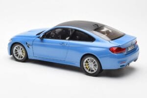 BMW M4 F82 Yas Marina Mėlynas Paragon 1:18 PA-97102 Metalas - nuotrauka 7 iš 8