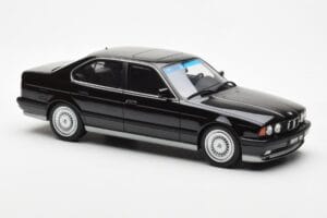 BMW M5 E34 Juodas Otto 1:18 OT690 Derva - nuotrauka 4 iš 6