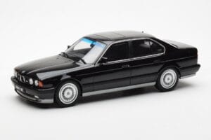 BMW M5 E34 Juodas Otto 1:18