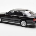 BMW M5 E34 Juodas Otto 1:18 - image 5 of 6