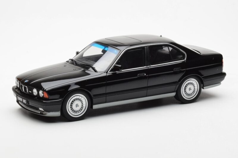 BMW M5 E34 Juodas Otto 1:18